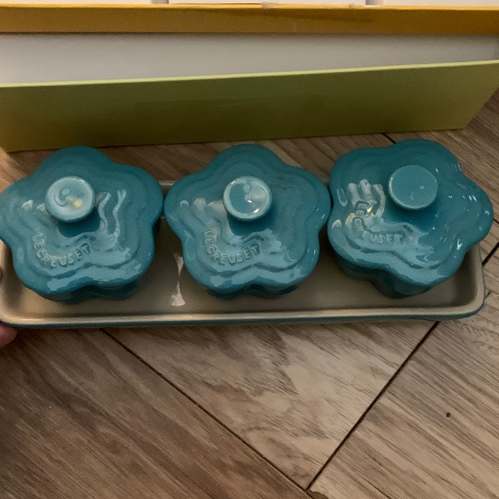 Le Creuset Blue Petite Ramekins with Tray Fleur Collection